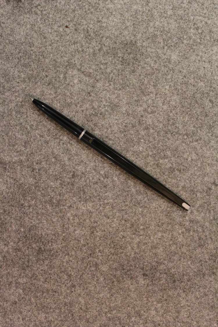 Brilliant stationery black pen ballpoint pen hotel rooms ballpoint pen notebook pen memo pen Brilliant stationery black pen ballpoint pen hotel rooms ballpoint pen notebook pen memo pen