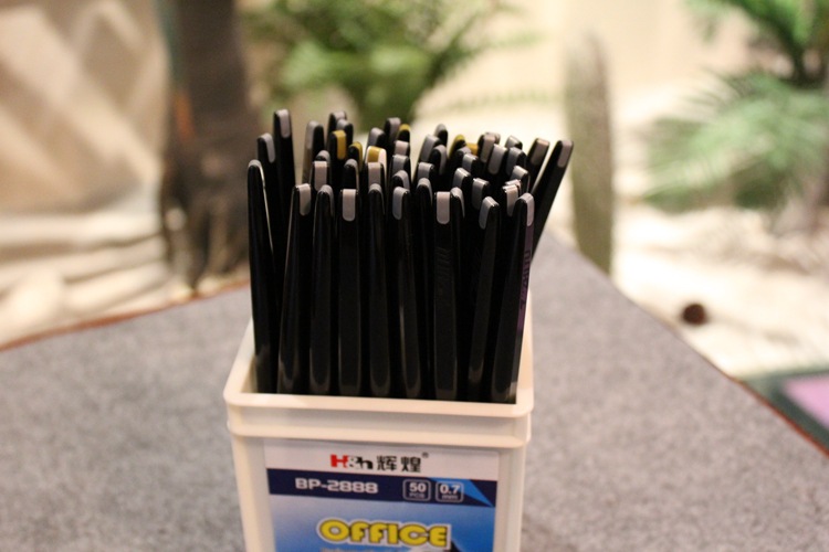 Brilliant stationery black pen ballpoint pen hotel rooms ballpoint pen notebook pen memo pen Brilliant stationery black pen ballpoint pen hotel rooms ballpoint pen notebook pen memo pen