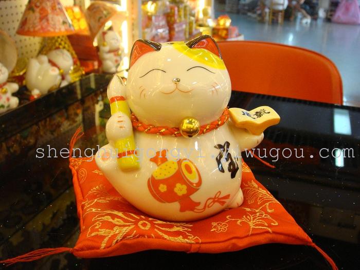 The cat cat cat ceramic Feng Shui Fortune Cat ornaments Home Furnishing business gifts decoration piggy bank