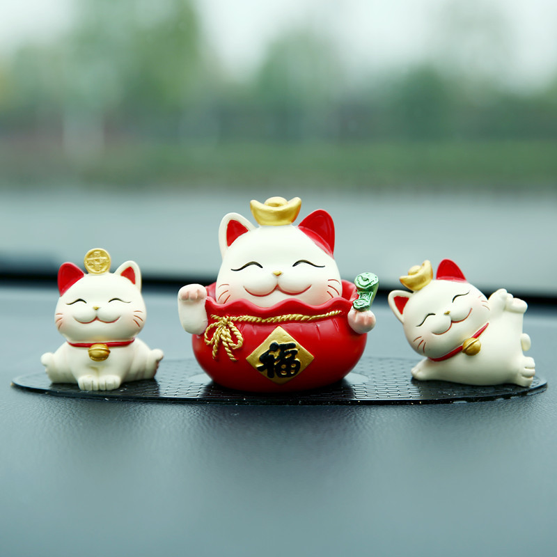 Creative Fortune Cat Car Decoration Resin Crafts Cake Decorative Ornaments Lottery Gift Small Gift Wholesale