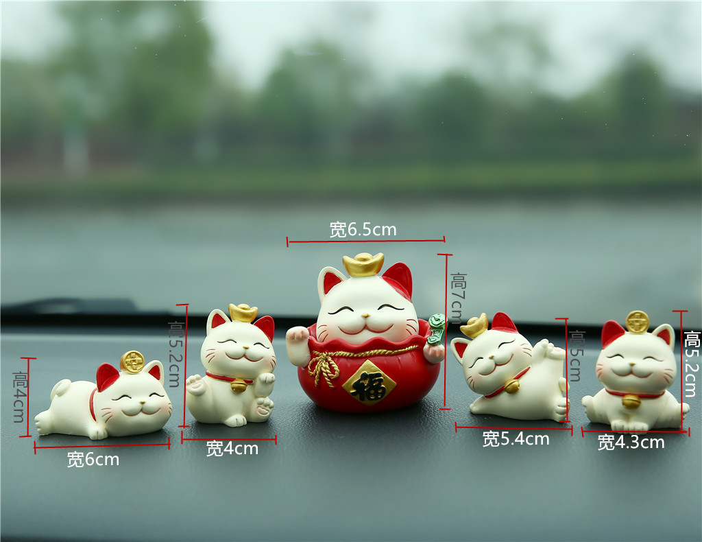 Creative Fortune Cat Car Decoration Resin Crafts Cake Decorative Ornaments Lottery Gift Small Gift Wholesale