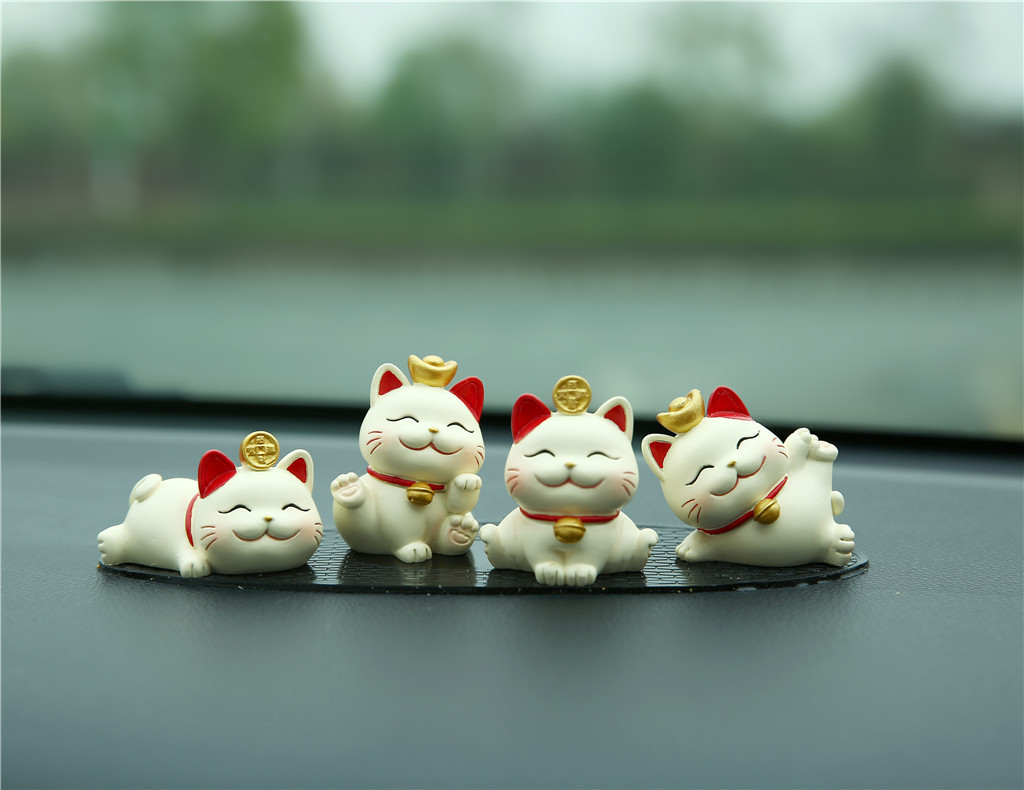 Creative Fortune Cat Car Decoration Resin Crafts Cake Decorative Ornaments Lottery Gift Small Gift Wholesale