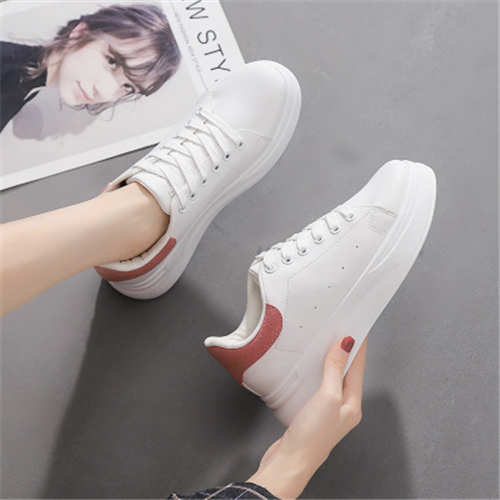 White shoes female 2019 autumn new thick soles sports leisure shoes students increase running shoes list tide