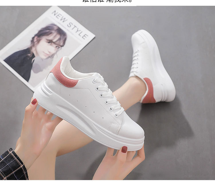 White shoes female 2019 autumn new thick soles sports leisure shoes students increase running shoes list tide White shoes female 2019 autumn new thick soles sports leisure shoes students increase running shoes list tide