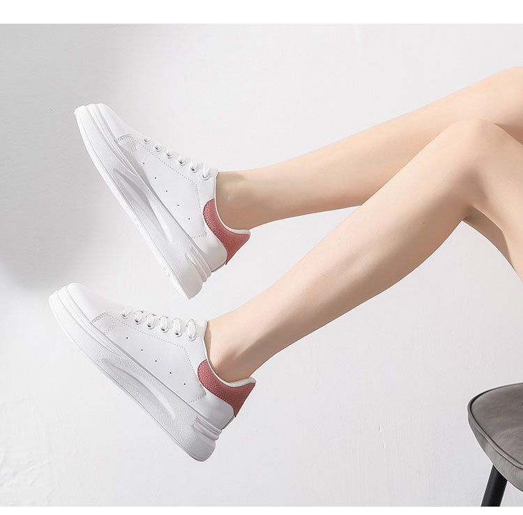 White shoes female 2019 autumn new thick soles sports leisure shoes students increase running shoes list tide White shoes female 2019 autumn new thick soles sports leisure shoes students increase running shoes list tide