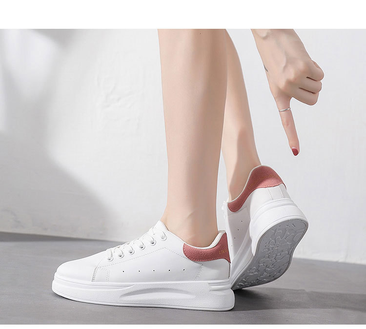 White shoes female 2019 autumn new thick soles sports leisure shoes students increase running shoes list tide White shoes female 2019 autumn new thick soles sports leisure shoes students increase running shoes list tide