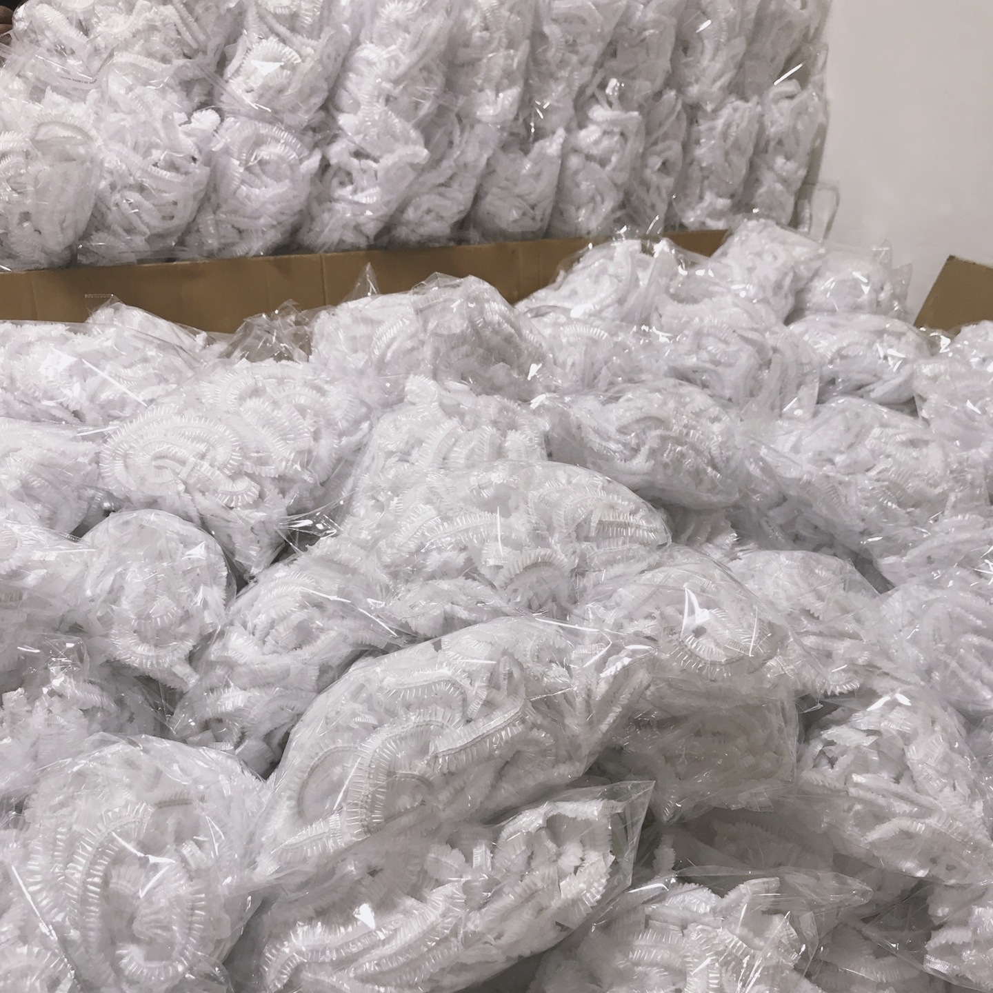 Disposable Shower Cap 100 PCs Plastic Waterproof Headgear Transparent Hotel Hair Dyeing Strip Shower Cap PE Plastic Wrap Cover Disposable Shower Cap 100 PCs Plastic Waterproof Headgear Transparent Hotel Hair Dyeing Strip Shower Cap PE Plastic Wrap Cover