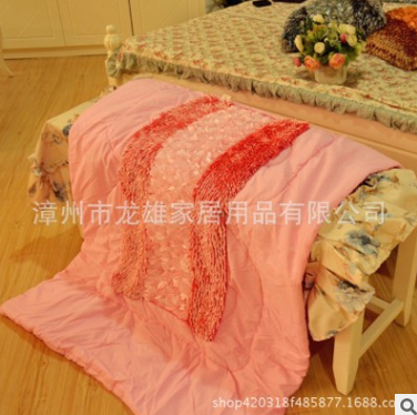 Factory direct sale LOGO customized pillow quilt advertisement pillow quilt car
