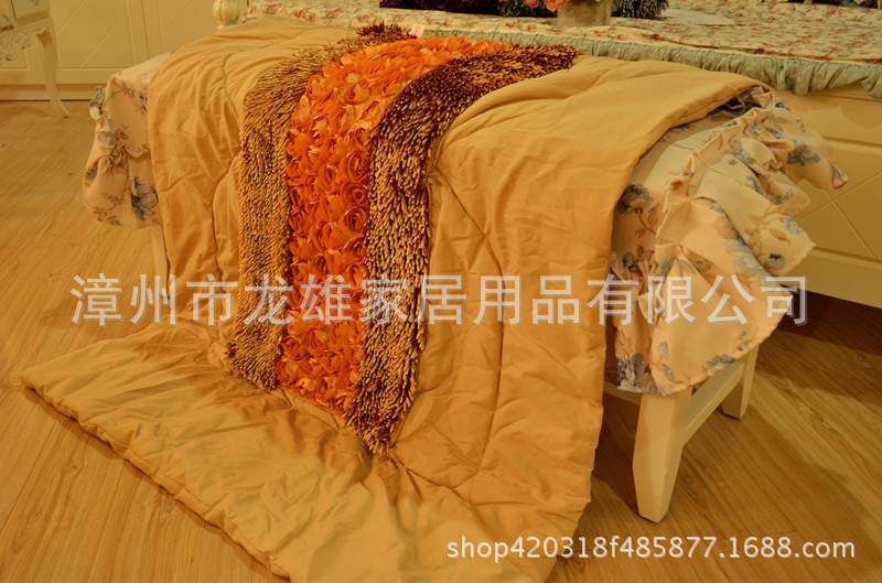 Factory direct sale LOGO customized pillow quilt advertisement pillow quilt car