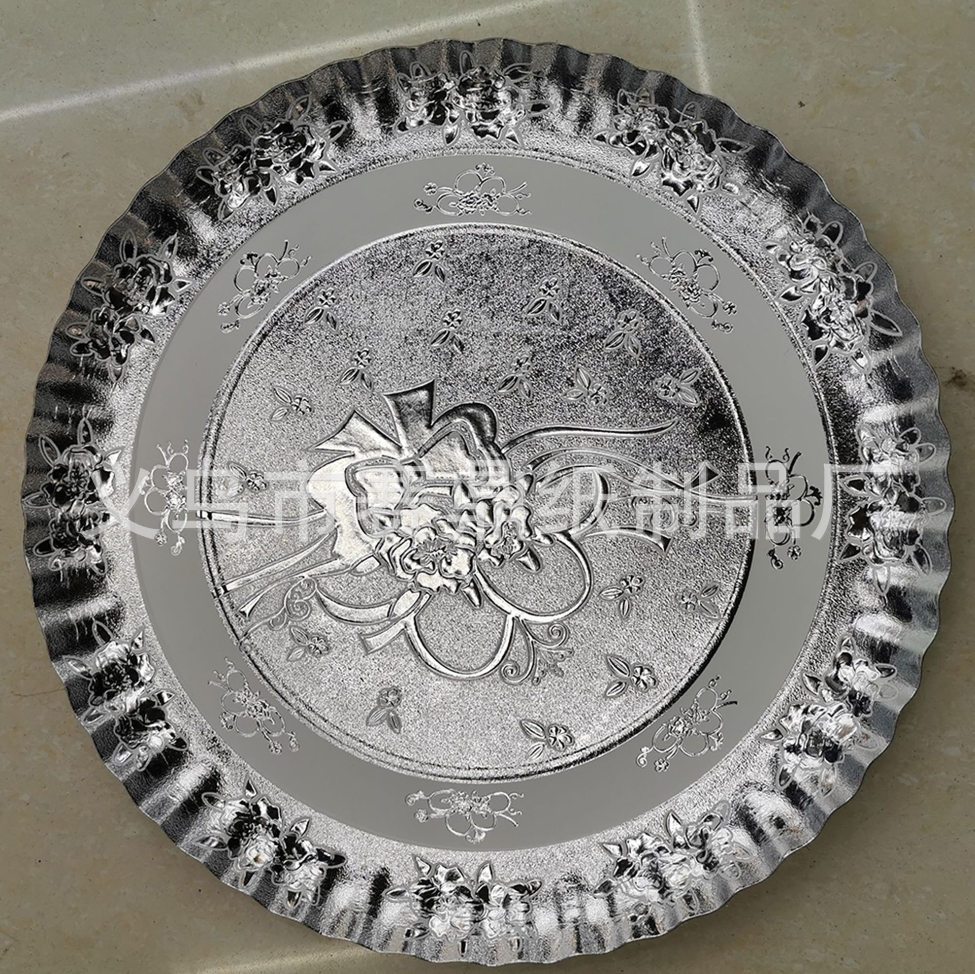 One-time thickened hot stamping hot silver gold paper plate paper plate wedding party barbecue tray manufacturers direct