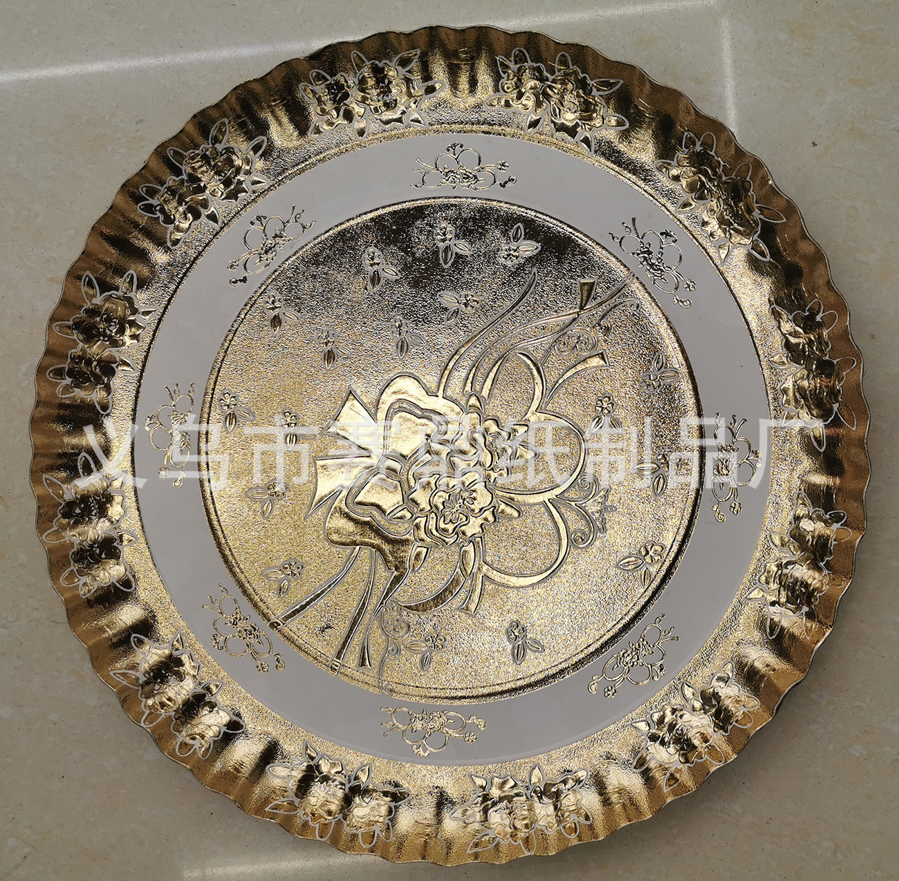 One-time thickened hot stamping hot silver gold paper plate paper plate wedding party barbecue tray manufacturers direct