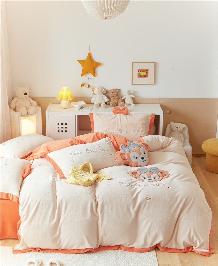 Four Seasons Universal Solid Color Four-Piece Set High-End 100 Quilt Cover Bed Sheet 4 Embroidery Wide Edge Bedding Set