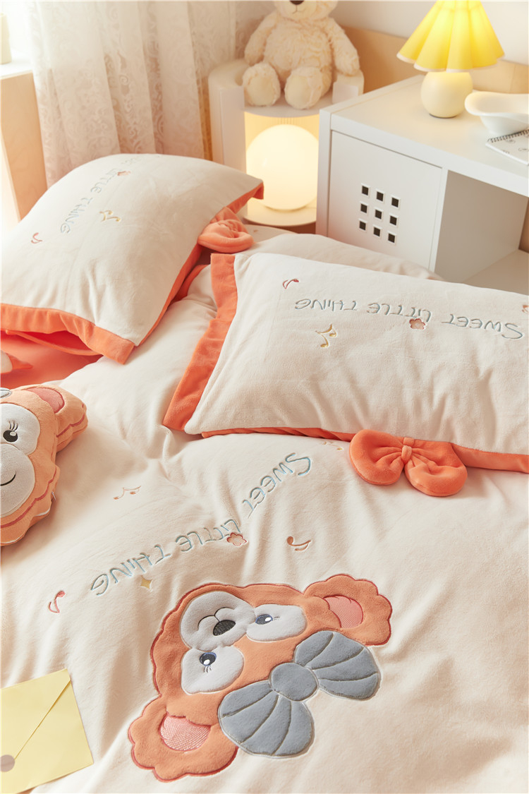 Four Seasons Universal Solid Color Four-Piece Set High-End 100 Quilt Cover Bed Sheet 4 Embroidery Wide Edge Bedding Set