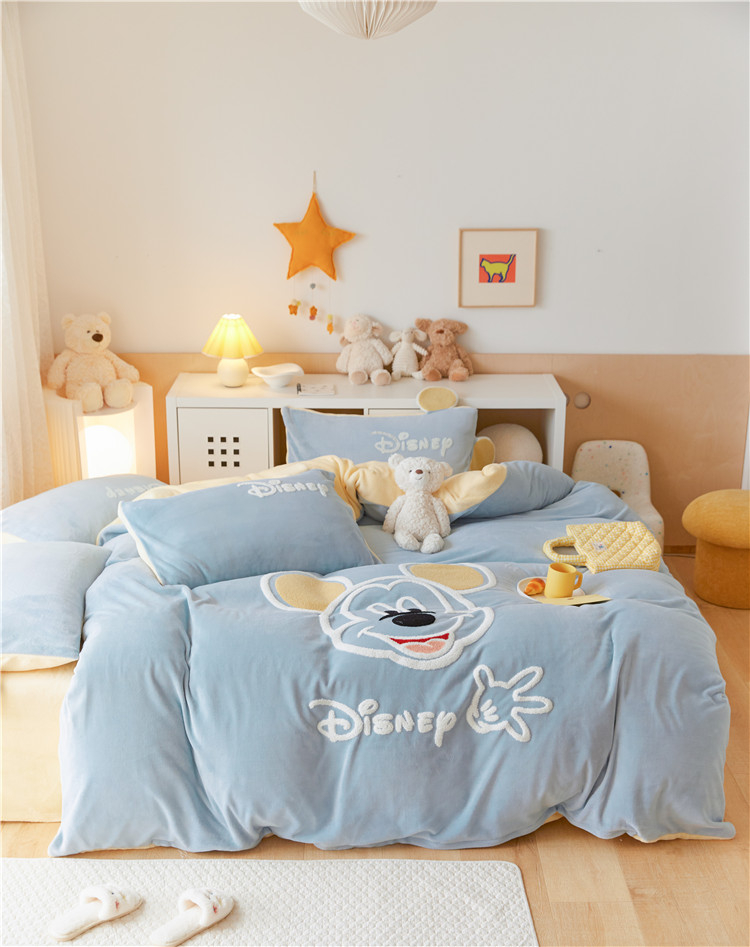 Four Seasons Universal Solid Color Four-Piece Set High-End 100 Quilt Cover Bed Sheet 4 Embroidery Wide Edge Bedding Set