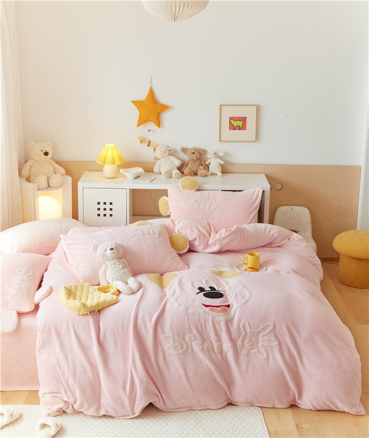 Four Seasons Universal Solid Color Four-Piece Set High-End 100 Quilt Cover Bed Sheet 4 Embroidery Wide Edge Bedding Set
