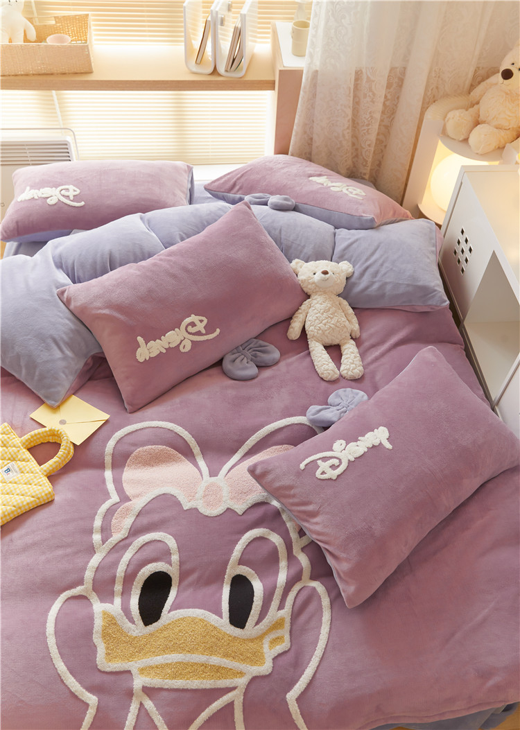 Four Seasons Universal Solid Color Four-Piece Set High-End 100 Quilt Cover Bed Sheet 4 Embroidery Wide Edge Bedding Set