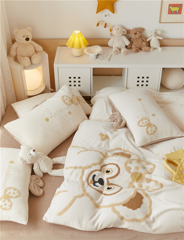 Four Seasons Universal Solid Color Four-Piece Set High-End 100 Quilt Cover Bed Sheet 4 Embroidery Wide Edge Bedding Set