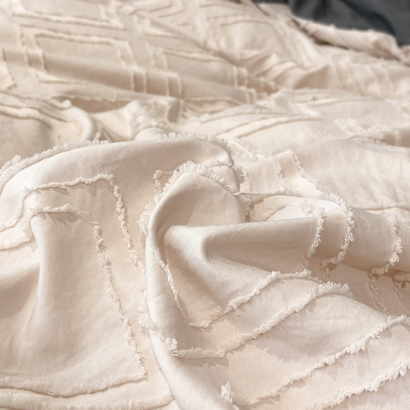 Four Seasons Universal Solid Color Four-Piece Set High-End 100 Quilt Cover Bed Sheet 4 Embroidery Wide Edge Bedding Set