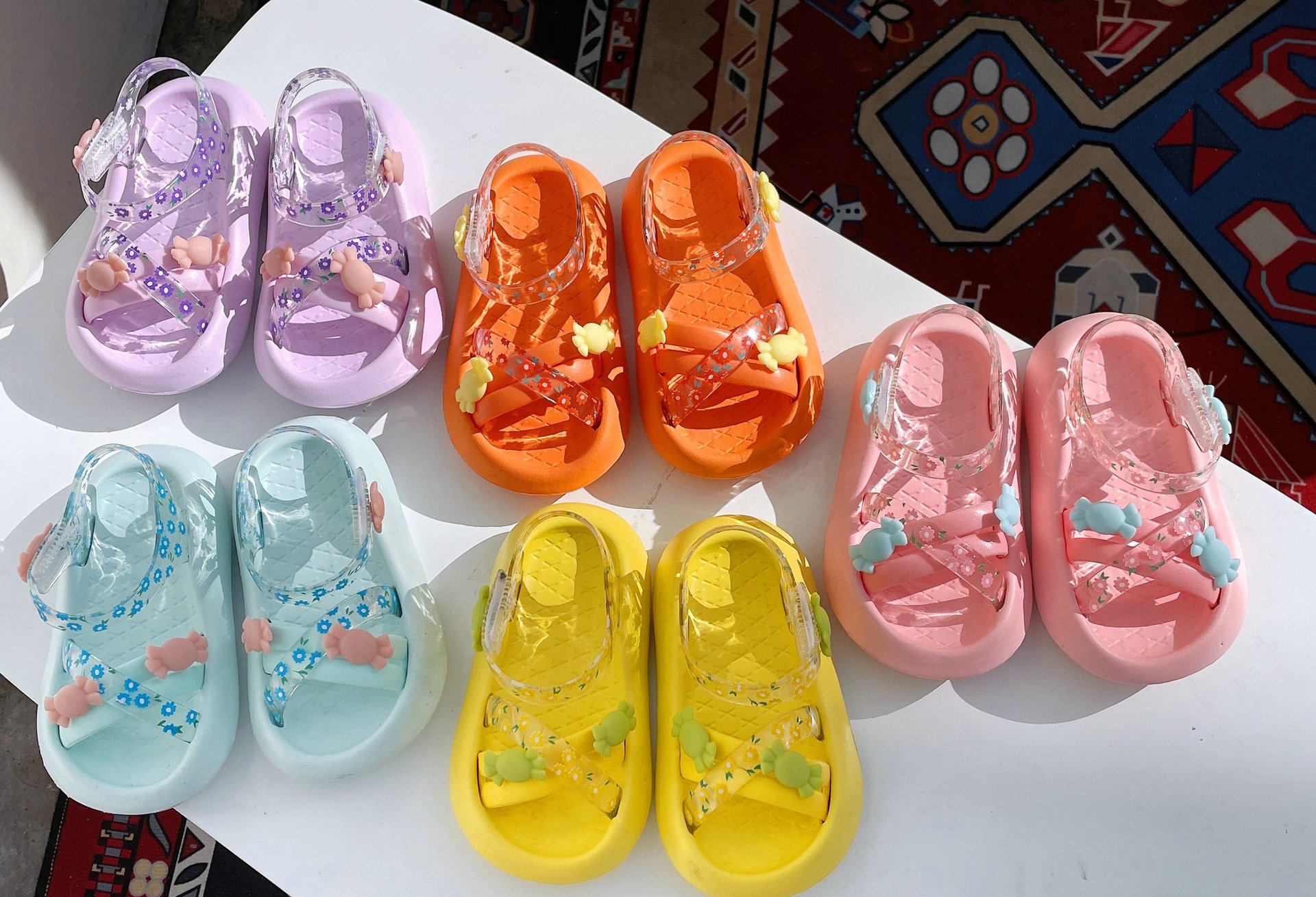 Children's Cross-Mirror Slippers Non-Slip Thick Bottom Girls' Slipper Summer High Elastic Rubber and Plastic Flip-Flops Children's Cross-Mirror Slippers Non-Slip Thick Bottom Girls' Slipper Summer High Elastic Rubber and Plastic Flip-Flops