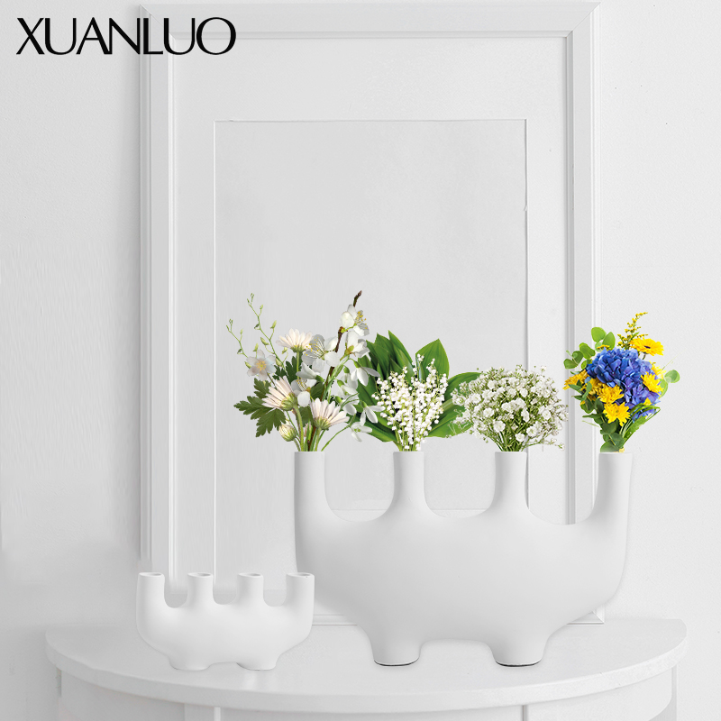 Modern Minimalist Creative Resin Black Candlestick Decorations Nordic Vase Soft Decoration Home Crafts Ornaments