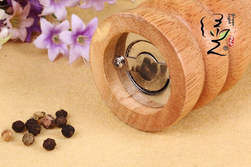 Factory Supply High Quality Wooden Pepper Grinder Salt Pot Pepper Salt Pot Wooden Metal Movement Grinder Wholesale