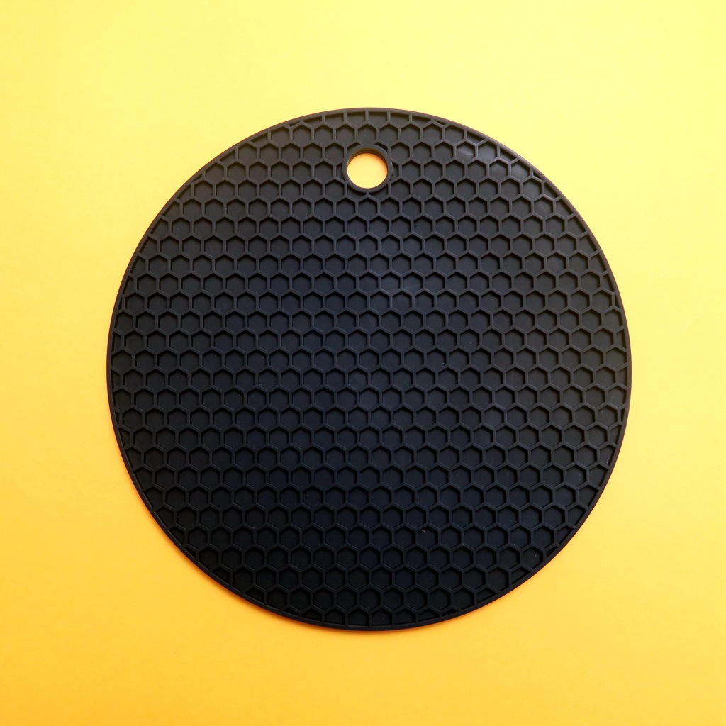 provides food grade round silicone honeycomb heat insulation pad round pot pad place mat coasters table mat ironing pad