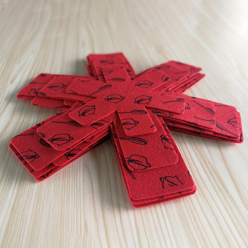 the thickened six claw fish type nonwoven antihot pot pad heat insulation pot bottom protection printed felt pot pad