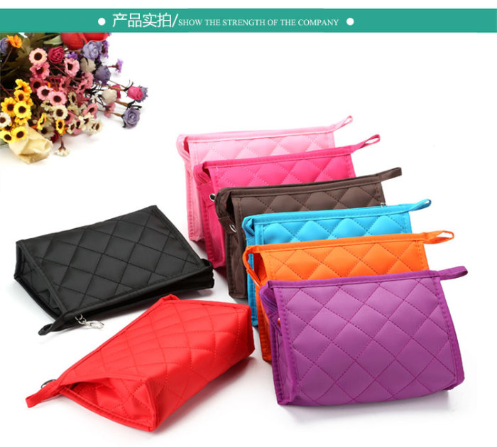 Embroidered cosmetic bag cosmetic bag clutch bag diamond lattice storage bag gift bag three piece kit