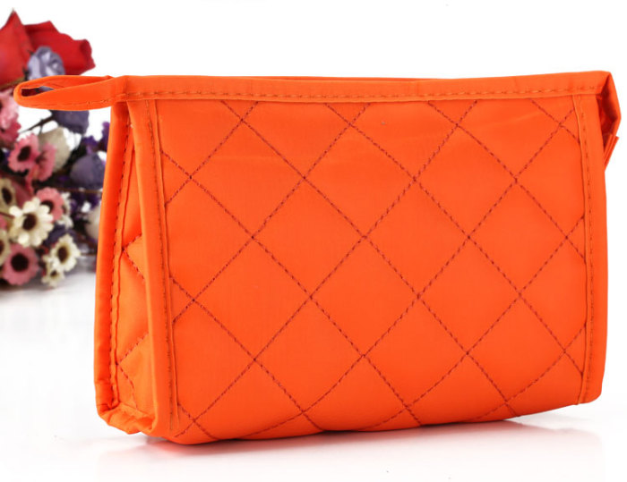 Embroidered cosmetic bag cosmetic bag clutch bag diamond lattice storage bag gift bag three piece kit