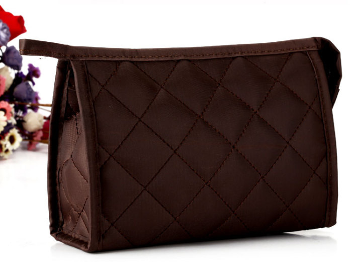 Embroidered cosmetic bag cosmetic bag clutch bag diamond lattice storage bag gift bag three piece kit