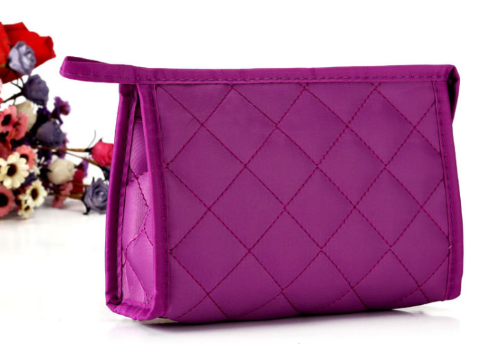 Embroidered cosmetic bag cosmetic bag clutch bag diamond lattice storage bag gift bag three piece kit