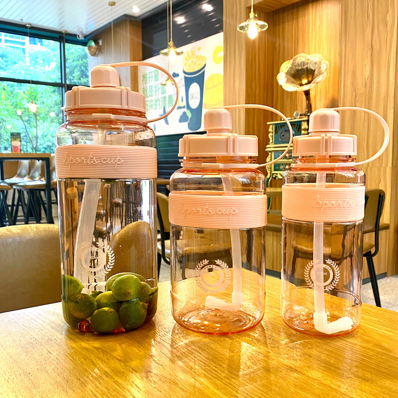 Outdoor Sports Cup Women's Ins Style Large Capacity Plastic Kettle Children Harness Drinking Straw Cup Sports Bottle Outdoor Sports Cup Women's Ins Style Large Capacity Plastic Kettle Children Harness Drinking Straw Cup Sports Bottle