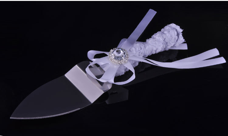 Europe and the United States creative wedding supplies transparent glass goblet red wine box set checking cake knife shovel wholesale