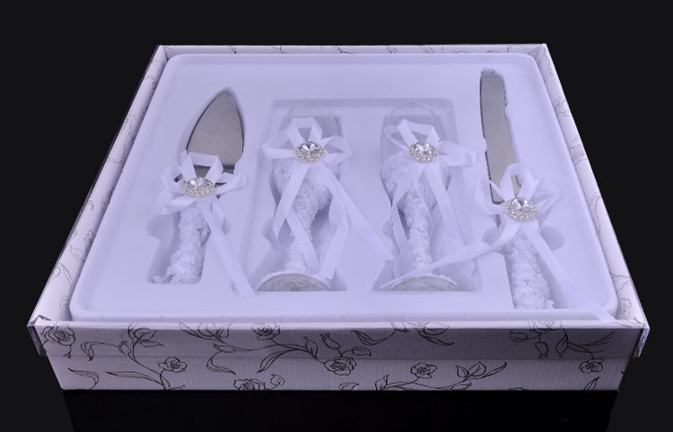 Europe and the United States creative wedding supplies transparent glass goblet red wine box set checking cake knife shovel wholesale