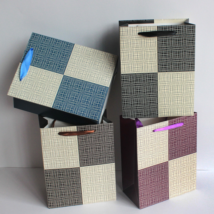 Printing custom made all kinds of paper bags gift bags clothing bags shopping bags handbags kraft paper bags