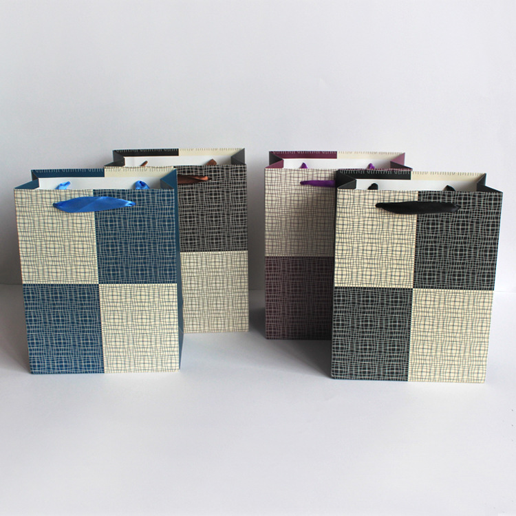 Printing custom made all kinds of paper bags gift bags clothing bags shopping bags handbags kraft paper bags Printing custom made all kinds of paper bags gift bags clothing bags shopping bags handbags kraft paper bags
