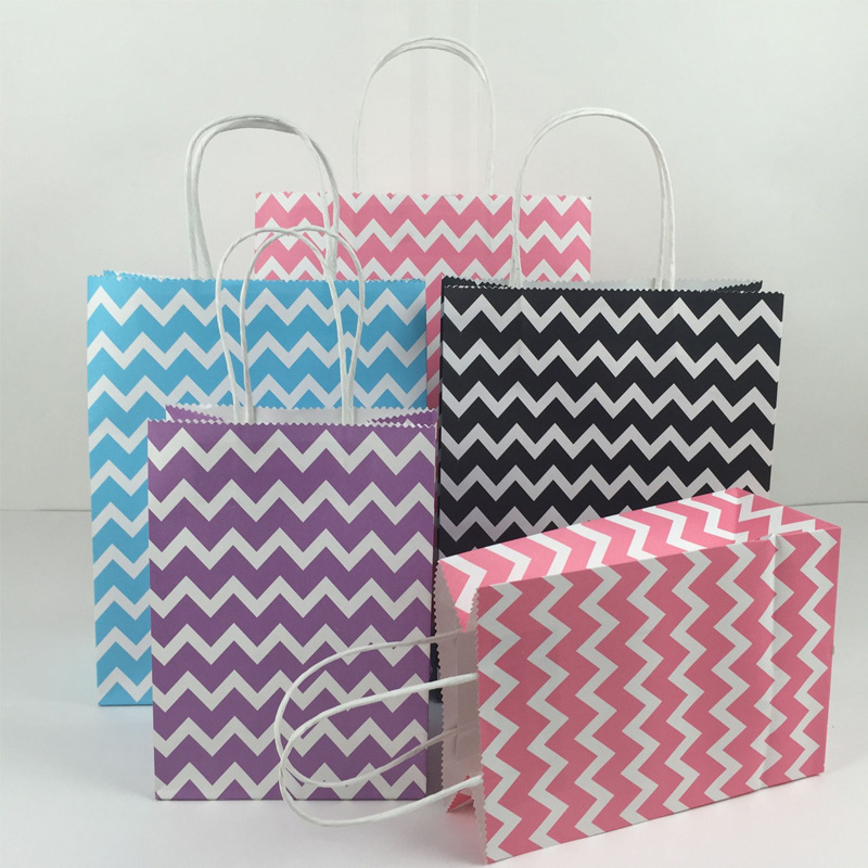 Spot solid color kraft paper clothing shopping handbag cosmetic packaging bag Kraft handbag wholesale Spot solid color kraft paper clothing shopping handbag cosmetic packaging bag Kraft handbag wholesale