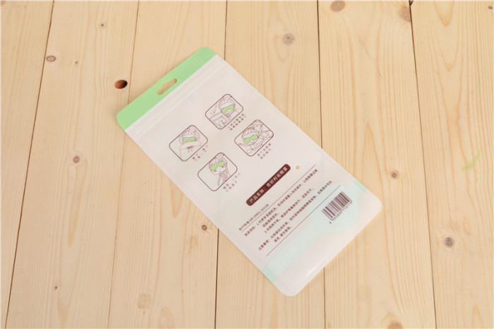 Yiwu factory compound bag plastic bag compound material zipper bag self-sealing bag plastic bag.