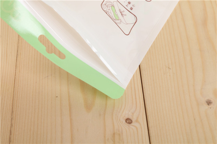 Yiwu factory compound bag plastic bag compound material zipper bag self-sealing bag plastic bag.