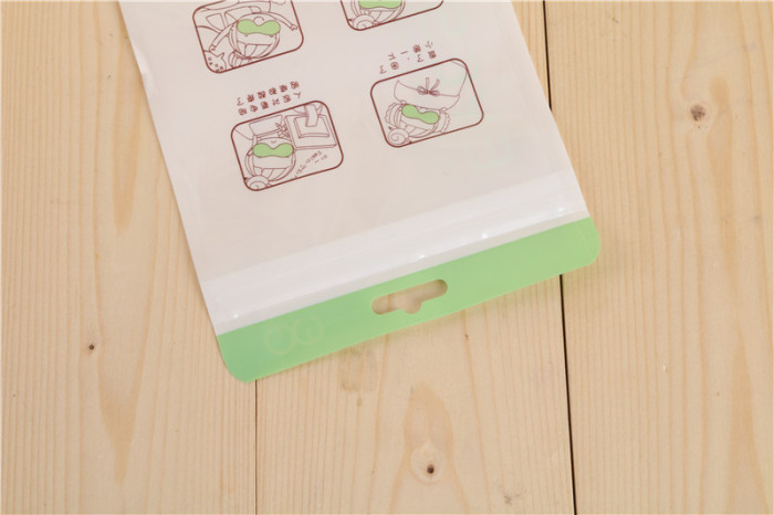 Yiwu factory compound bag plastic bag compound material zipper bag self-sealing bag plastic bag.