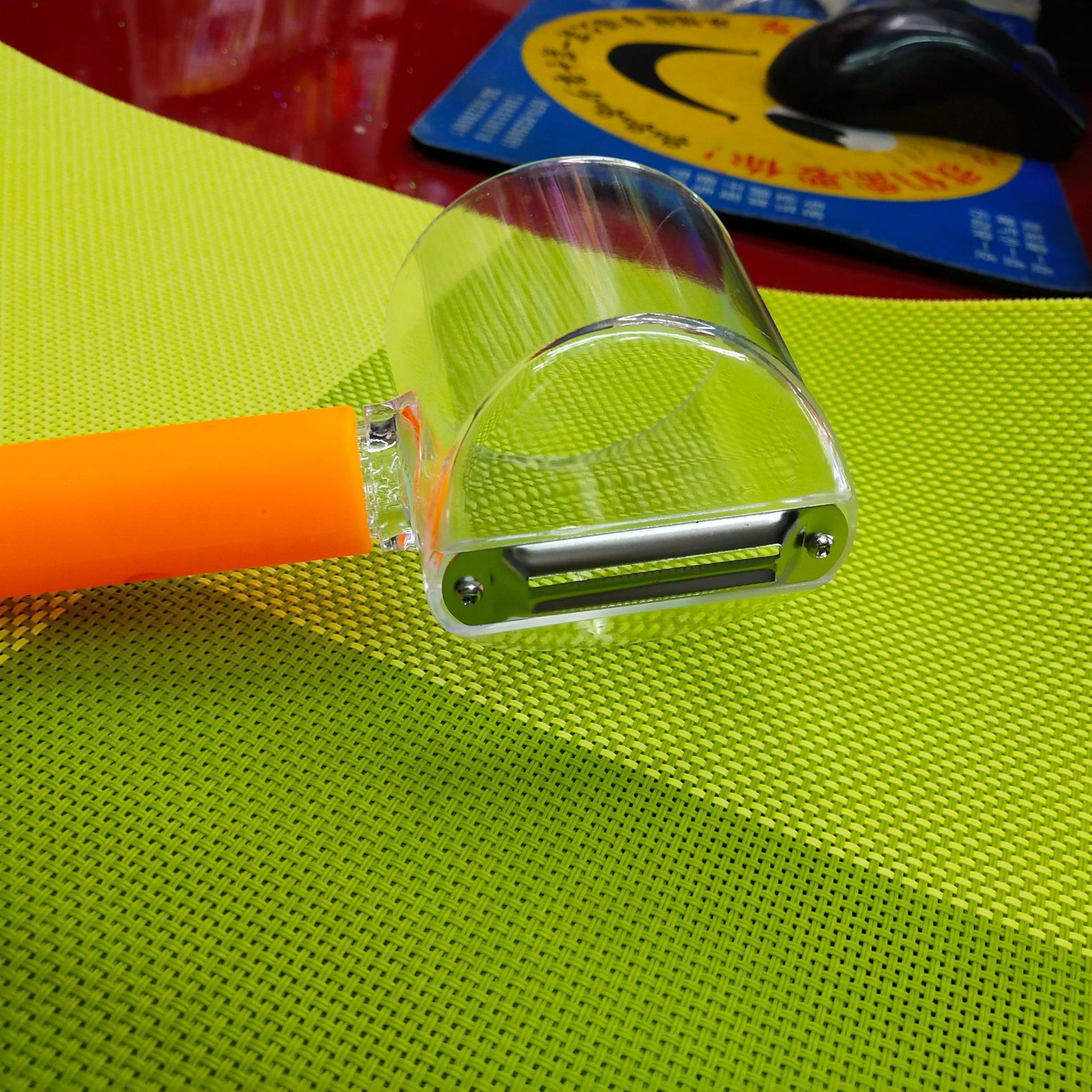Dual-Purpose Peeler Bottle Opener Beam Knife Peel Residue Storage Box Comes with Transparent Bucket Peeler