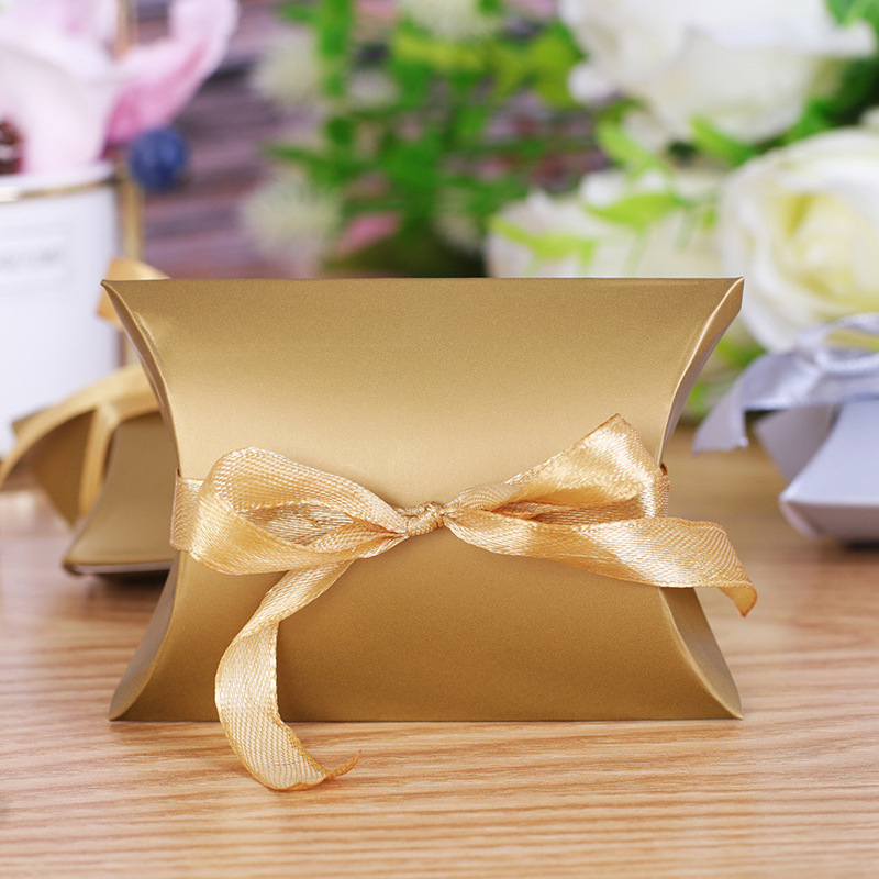 New Hot Sale Wedding Favors Creative Small Gift Key Bottle Opener Pendant Wedding Supplies Pillow Wedding Candies Box