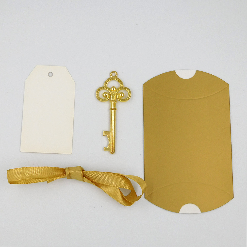 New Hot Sale Wedding Favors Creative Small Gift Key Bottle Opener Pendant Wedding Supplies Pillow Wedding Candies Box