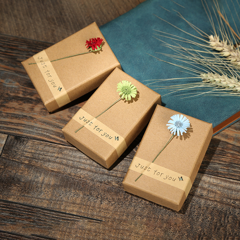Factory Creative Jewelry Packaging Box Hot Sale Chain Ring Bracelet Sunflower Jewelry Box Paper Bag Currently Available Wholesale