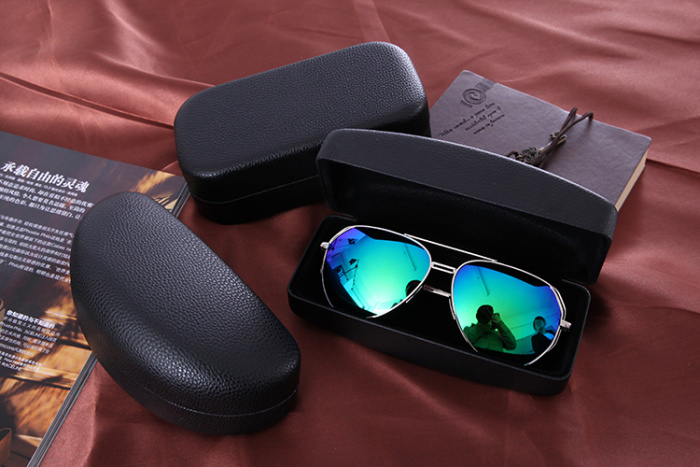 The high-end sunglasses glasses box tin box and sun glasses box The high-end sunglasses glasses box tin box and sun glasses box