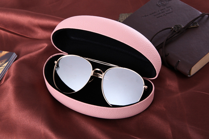 The high-end sunglasses glasses box tin box and sun glasses box The high-end sunglasses glasses box tin box and sun glasses box