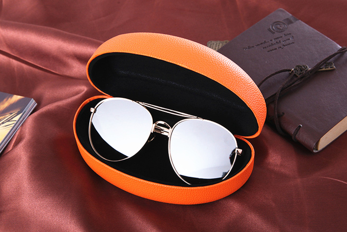 The high-end sunglasses glasses box tin box and sun glasses box The high-end sunglasses glasses box tin box and sun glasses box