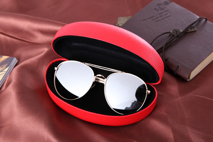 The high-end sunglasses glasses box tin box and sun glasses box The high-end sunglasses glasses box tin box and sun glasses box