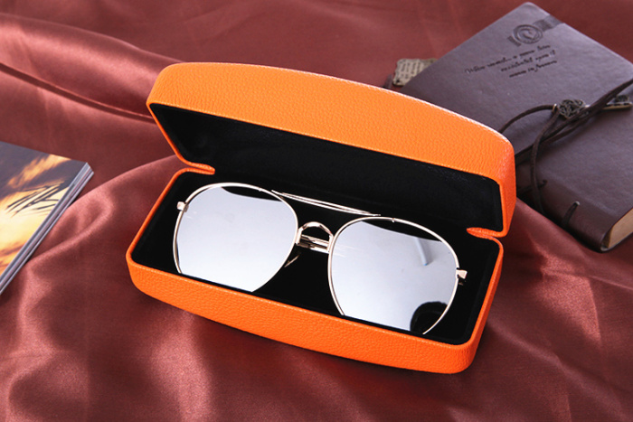The high-end sunglasses glasses box tin box and sun glasses box The high-end sunglasses glasses box tin box and sun glasses box