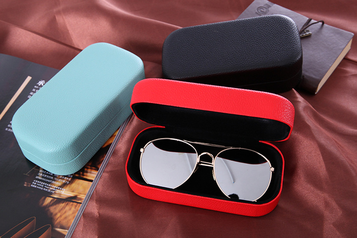 The high-end sunglasses glasses box tin box and sun glasses box The high-end sunglasses glasses box tin box and sun glasses box